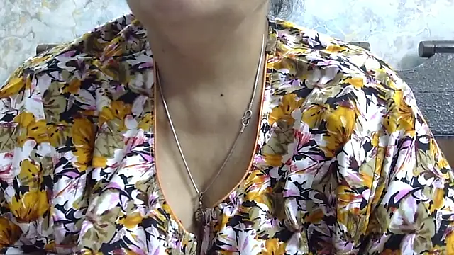 kavya_xx (F mature) - Ass show