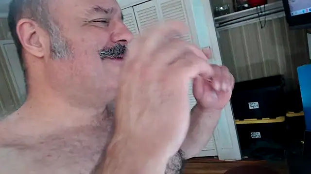 bullmusclejoe's live cam