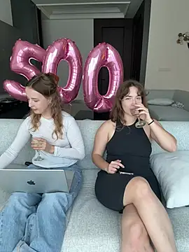 Nura_n_Sarah live sex cam