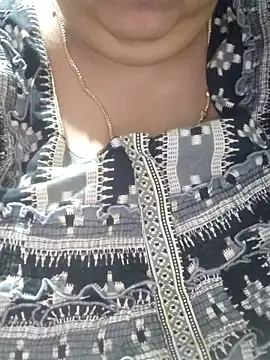 tamilthanushri webcam