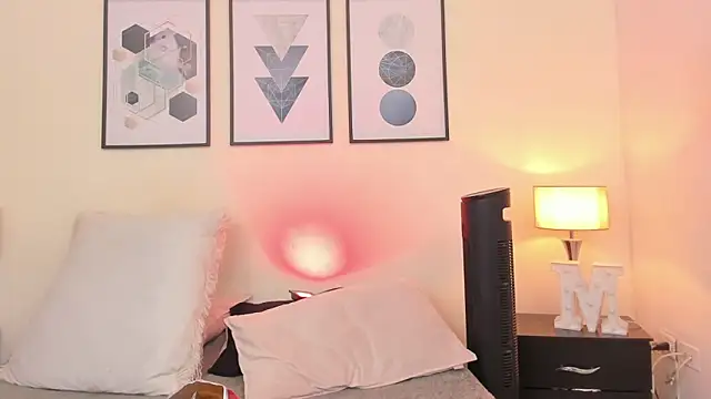 Amelia_Brixton webcam