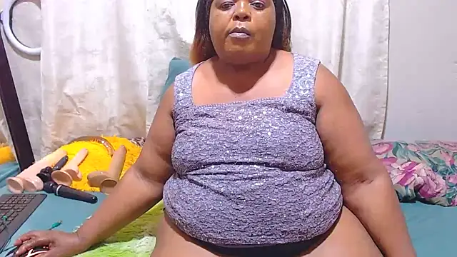 MatureBootyBabe4Uxx webcam