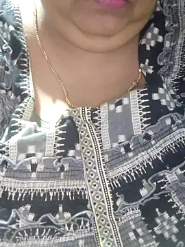 tamilthanushri webcam