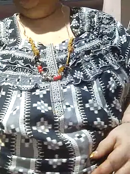 tamilthanushri webcam