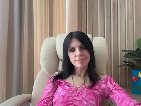 Live sex cam of InjaAtHome