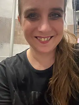 Webcam Model (Chantalee)  is live.Free join now!