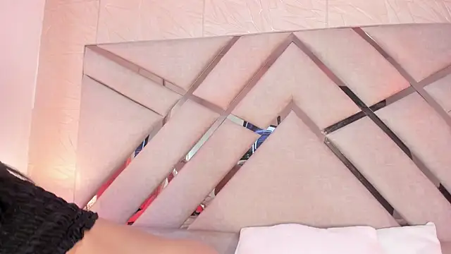 sophie_pariss webcam