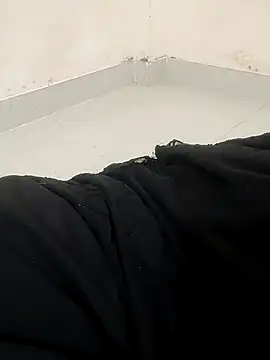 Webcam Model (Your_Alina6)  is live.Free join now!