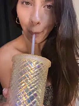 chicachocolate01 - Chicachocolate01's free webcam - UK Sex Cams