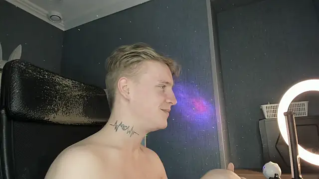 AlexxSweet live sex cam