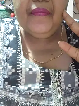 tamilthanushri webcam