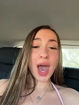 alicewonder_8 webcam