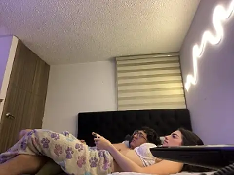 desireluxe (Ask my age) - cum mouth