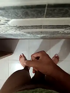 dickmaster8782 (M twink) - Cum in public