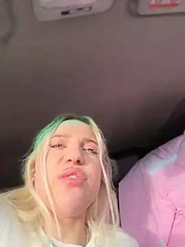 pinkstar_ (G young) - Pop lay with wet pussy close up