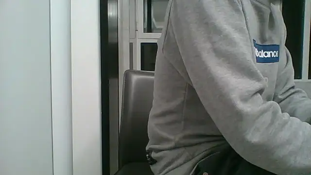 nole_china7 (Ask my age) - talk / fun / cum