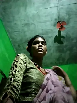 Webcam Model (Jooli_cuty)  is live.Free join now!