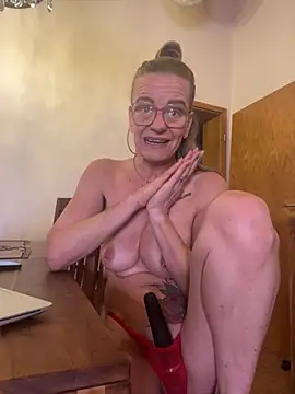 LucyLingerie78 webcam