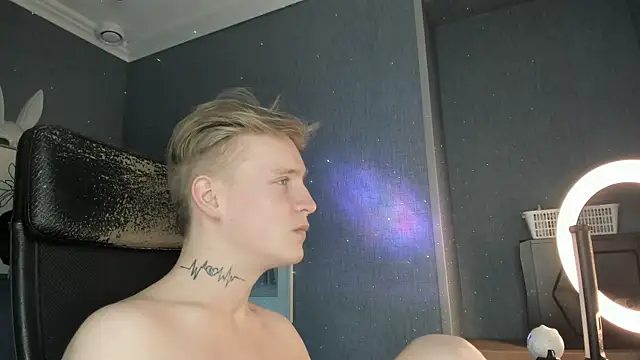 AlexxSweet live sex cam