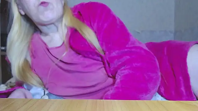 MadamBombShell webcam