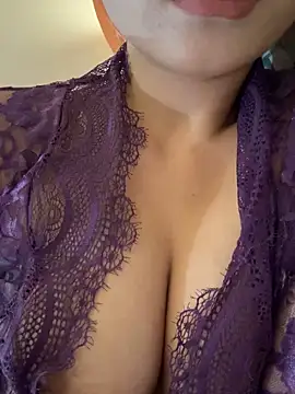 美女qingzi1218在线直播