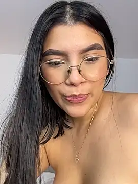 Webcam Model (Julieta_Hornyx)  is live.Free join now!