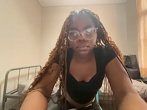 khonnieyouslut webcam