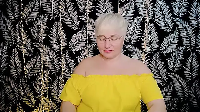 Olivia_playful webcam