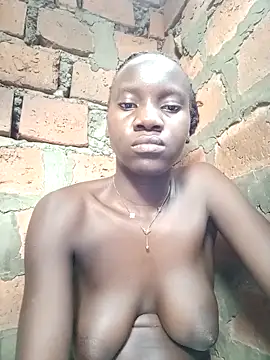 Black_juicy24 webcam