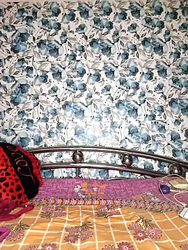 Webcam Model (_DesigirlRoshni)  is live.Free join now!