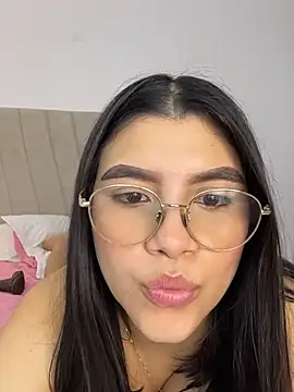 Webcam Model (Julieta_Hornyx)  is live.Free join now!