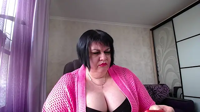 AlluringCurves webcam