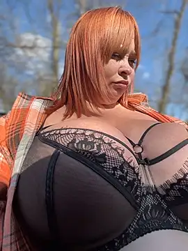 SweetCuteGirls1023 from StripChat is Freechat