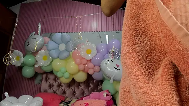 mindy_19 - Mindy_19's free webcam - UK Sex Cams