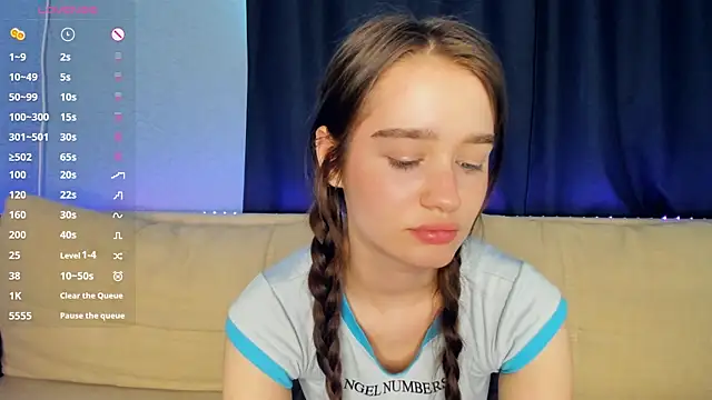 lovelyalivia live sex cam