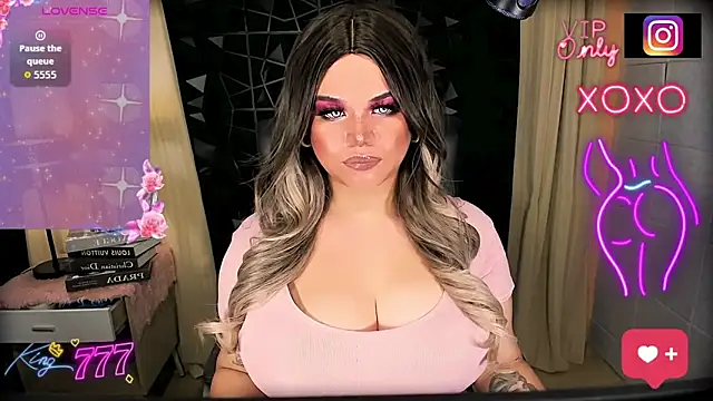 xHugeHarleySelfsuckerx webcam