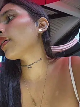 Webcam Model (Lorena_Mcfly)  is live.Free join now!