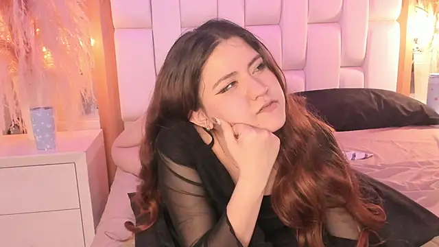 Daphne_And_Roger webcam