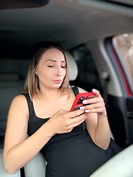 Webcam Model (Wonder_Kari)  is live.Free join now!