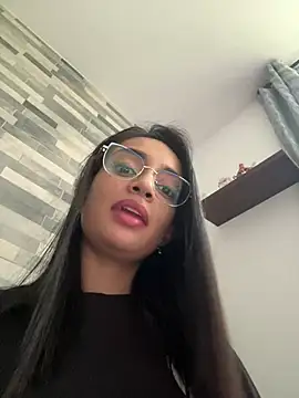 Webcam Model (leilani_X)  is live.Free join now!