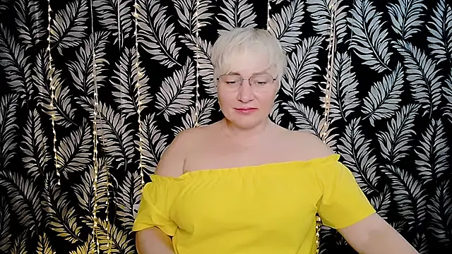 Olivia_playful webcam