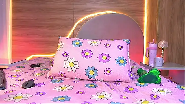 alexaa_walker webcam