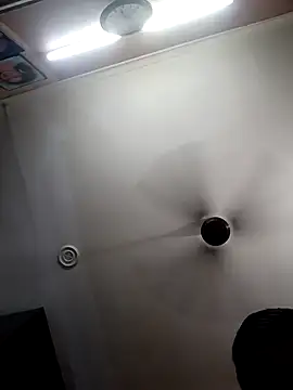 Sweet_Stuff1990 webcam