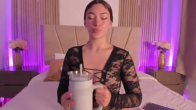 Victoria_Beaumont webcam