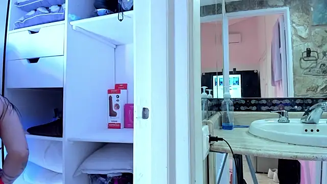 LindaCatalina_ webcam