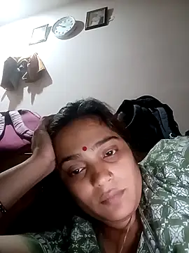 Webcam Model (Trisha_71) is live