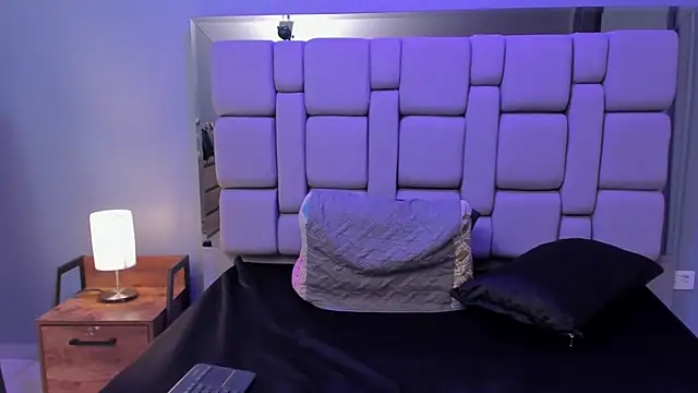 Lucy_bigboobss webcam