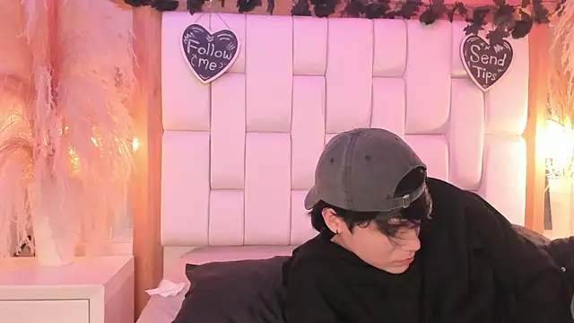 Daphne_And_Roger webcam