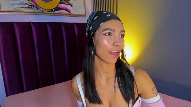 LauraAristizabal live sex cam