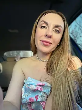 MilfNextDoor20 webcam